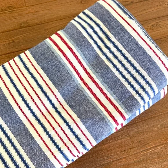 1 Crate&Barrel Tablecloth - Concord - Red, White & Blue - Like New - Picture 6 of 8